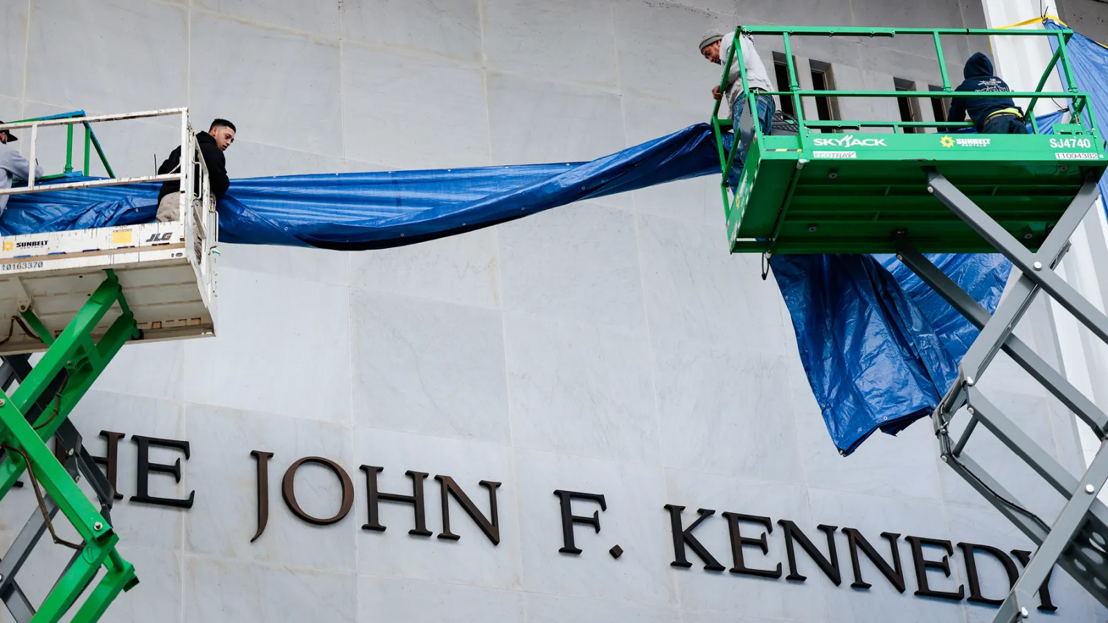 Trump Can’t Add Name to Kennedy Center, Judge Rules