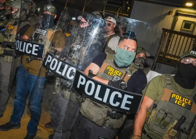 How One Journalist Got ICE Agents to Open Up — And Confess the Agency’s Greatest Sins