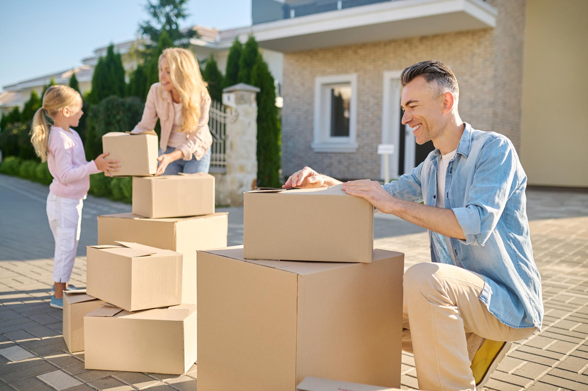 A Move With More Breathing Room: Relocating Homes Near Edgewater Park in Dunedin