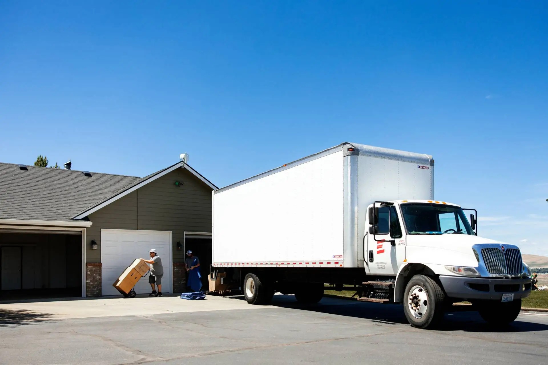 When the Whole House Is Coming Along: Choosing the Right Washington-to-Hawaii Moving Team
