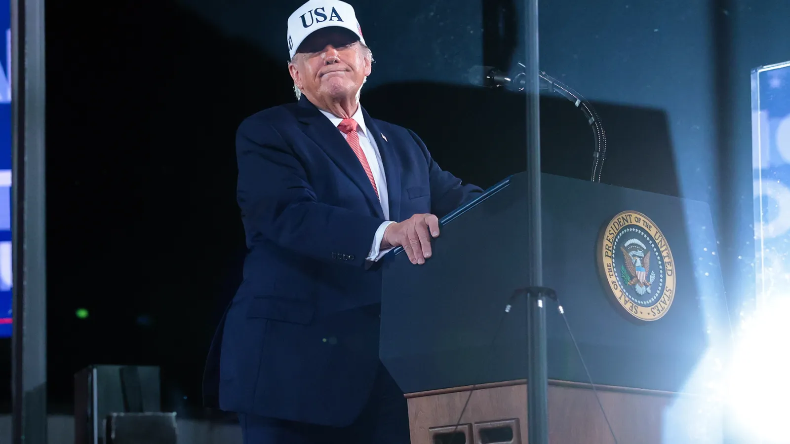 Trump to America: I’ll Only Do My Job if Republicans Win